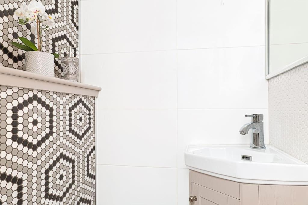 Newly Refurbished 2-Bedroom Flat In Notting Hill Лондон Экстерьер фото