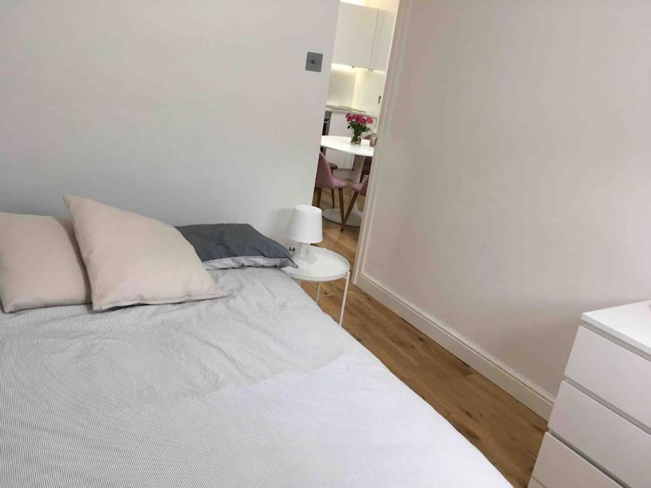 Newly Refurbished 2-Bedroom Flat In Notting Hill Лондон Экстерьер фото
