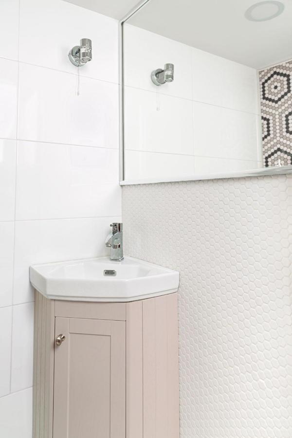 Newly Refurbished 2-Bedroom Flat In Notting Hill Лондон Экстерьер фото